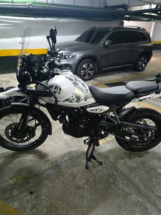ROYAL ENFIELD HIMALAYAN 450 KAMET WHITE ROYAL ENFIELD HIMALAYAN 450 KAMET WHITE